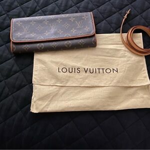 Louis Vuitton Clutch